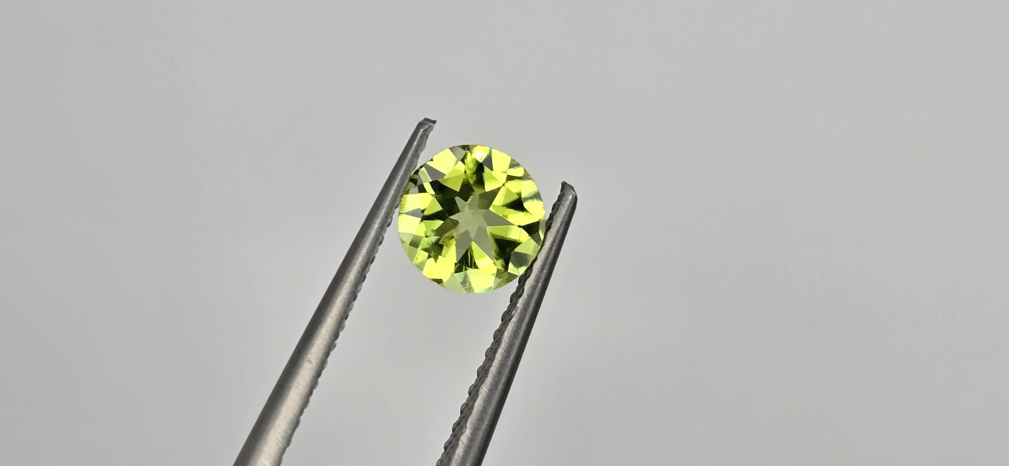 6mm round-cut, Peridot Facet