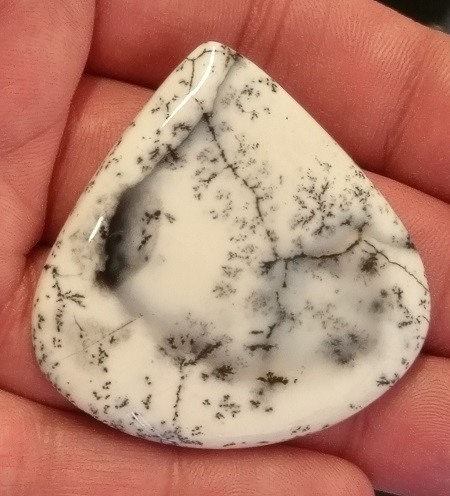 Dendritic chalcedony