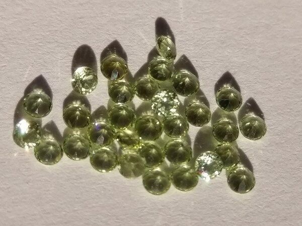 1ct of 2mm round-cut, Peridot Facet Brazil