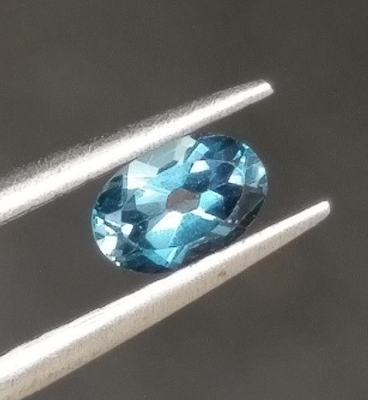 6mm x 4mm Oval-Cut, London-Blue Topaz Facet