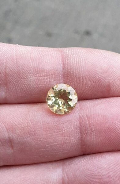 10mm round-cut Brazilian lemon quartz Facet