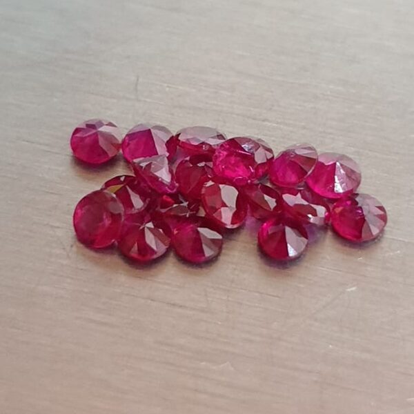 2-2.3mm Burmese ruby facet x1