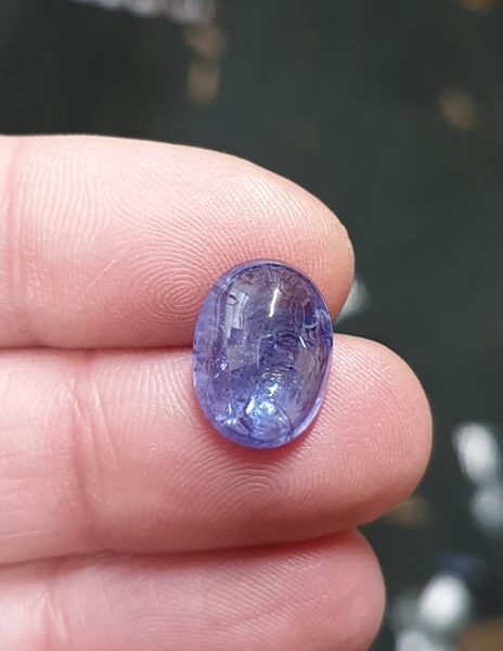 15x11x7mm Tanzanite Cabochon