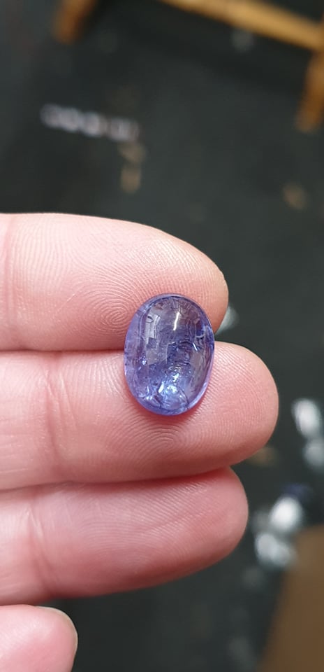 15x11x7mm Tanzanite Cabochon