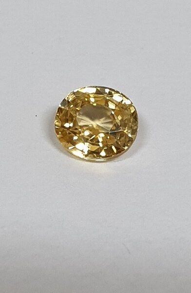 7.7x6.9x4.2mm Sri-Lankan zircon facet