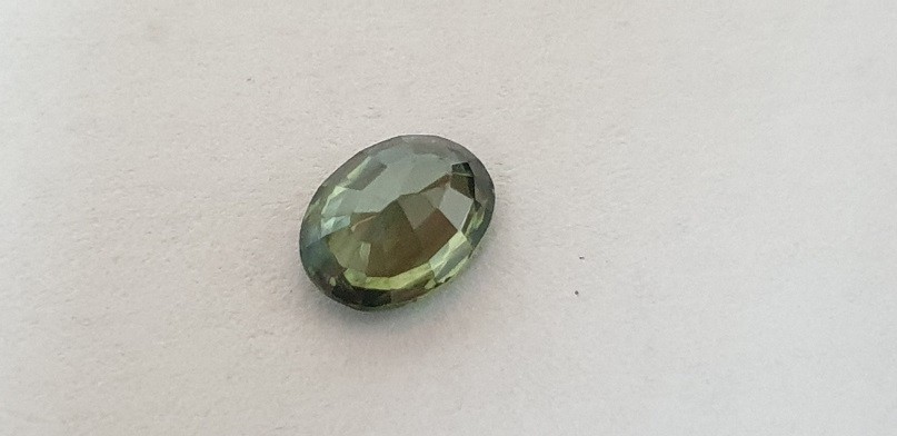 7.6x5.7x2.9mm Sri-Lankan zircon facet - Image 2