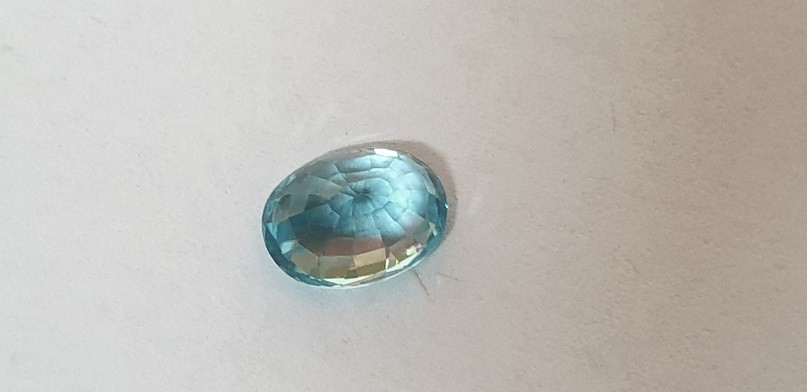 7.9x5.8x4.1mm Sri-Lankan zircon facet - Image 2