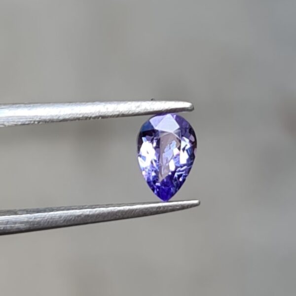 7.2x5x4mm tanzanite facet