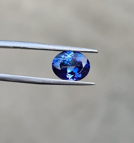 10.15mm Oval Tanzanite Facet for Bespoke Engagement Rings