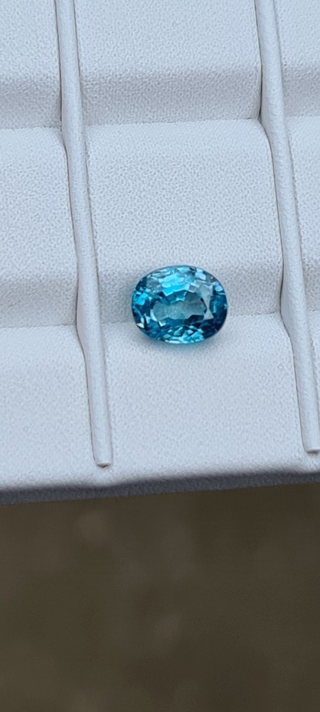 8.4x6.7x5.4mm Sri-Lankan zircon facet