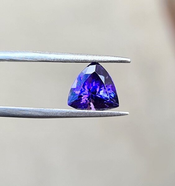 8.39x8.25x6.2mm Trillion Cut Tanzanite Faceted Stone for Engagement Rings