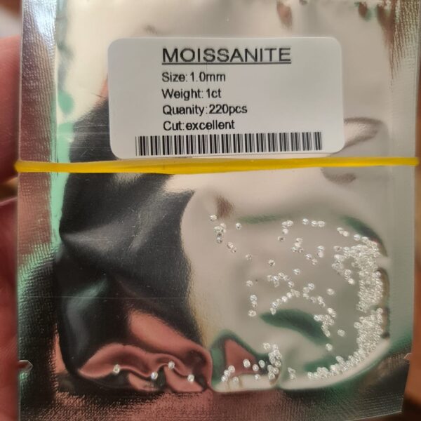 1ct parcel of 1mm moissanite facets