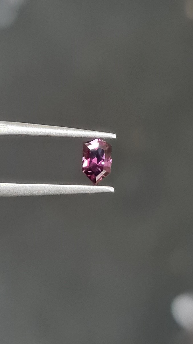 6.2x3.8mm fancy-cut spinel facet