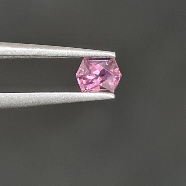 5x3.9mm fancy-cut spinel facet