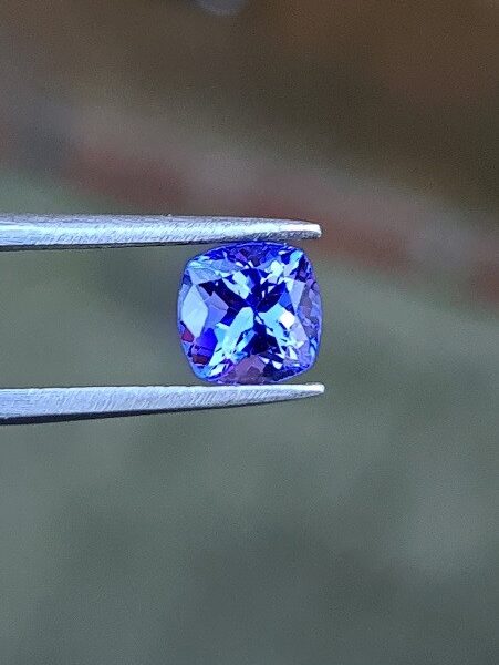 6.94x6.91x5.28mm Cushion Cut Tanzanite Faceted Loose Stone for Custom Rings