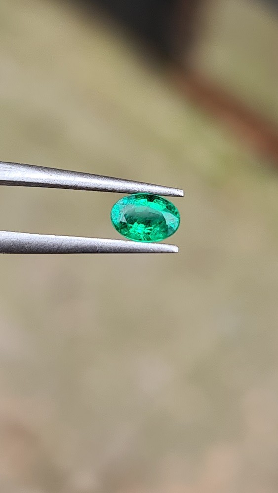5.7x4mm oval-cut Brazilian emerald facet AA grade