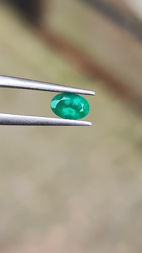 6x4.1mm oval-cut Brazilian emerald facet AA grade