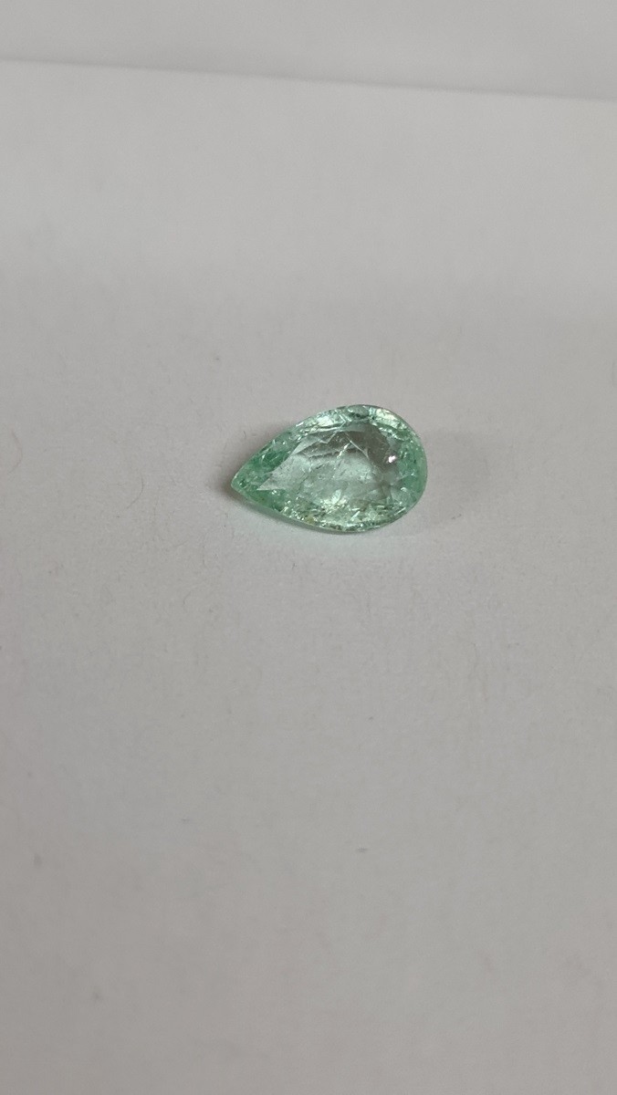 9.2x6mm Ethiopian emerald facet