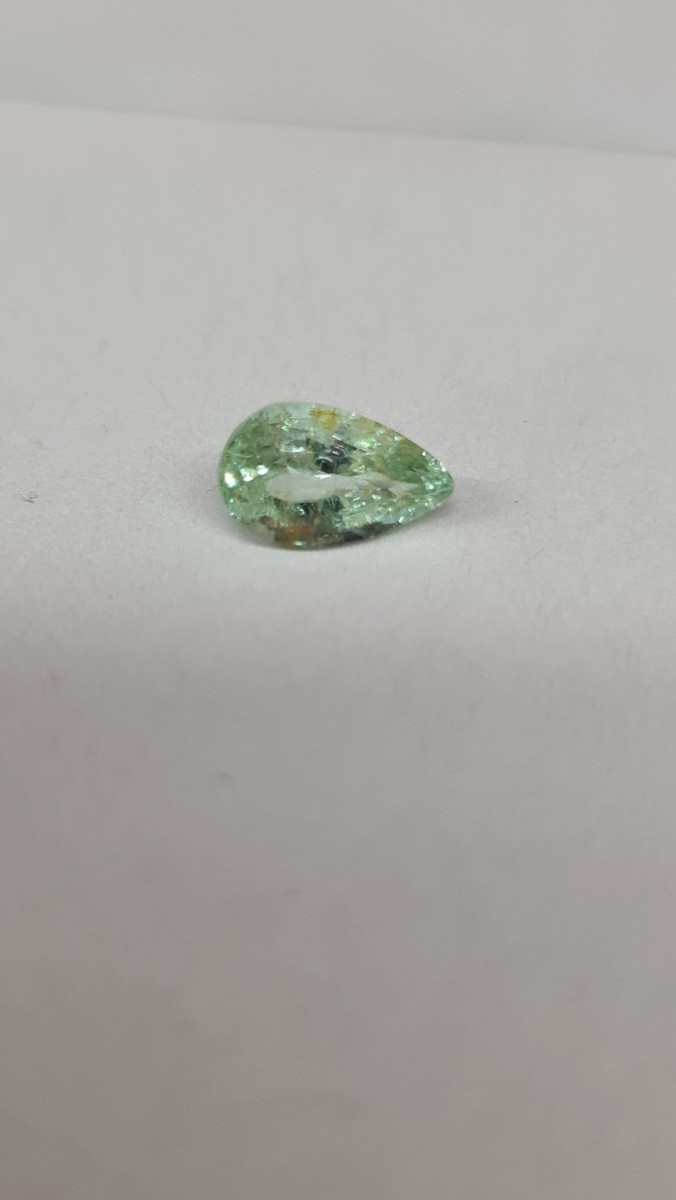 9.2x5.6mm Ethiopian emerald facet