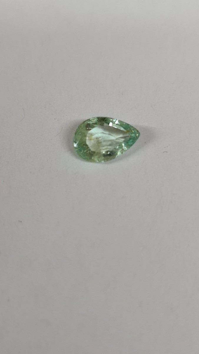 9.4x6.3mm Ethiopian emerald facet