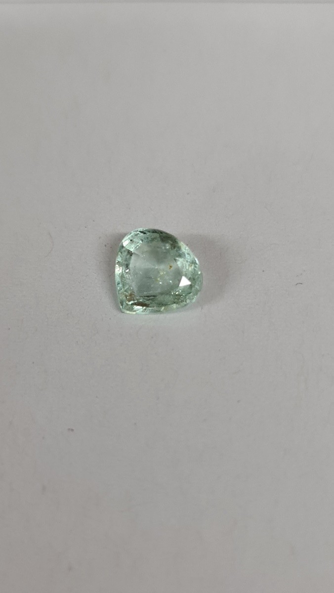 7.9x7.5mm Ethiopian emerald facet