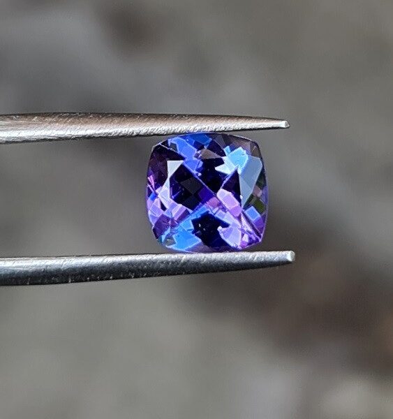 7.48x7.42x4.70mm Cushion Cut Tanzanite Faceted Loose Stone for Custom Rings
