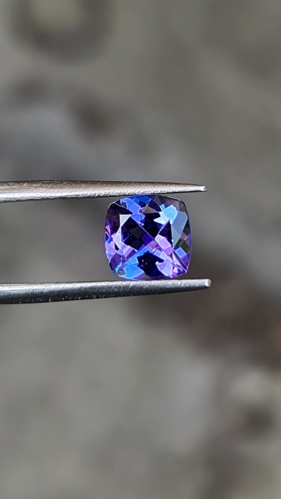 7.48x7.42x4.70mm Cushion Cut Tanzanite Faceted Loose Stone for Custom Rings