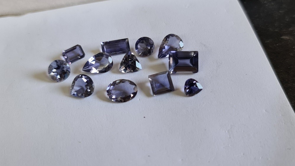 10ct parcel of mixed Iolite facets - 12 pieces