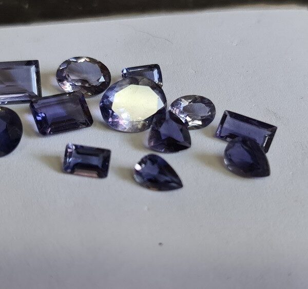 10ct parcel of mixed Iolite facets - 12 pieces