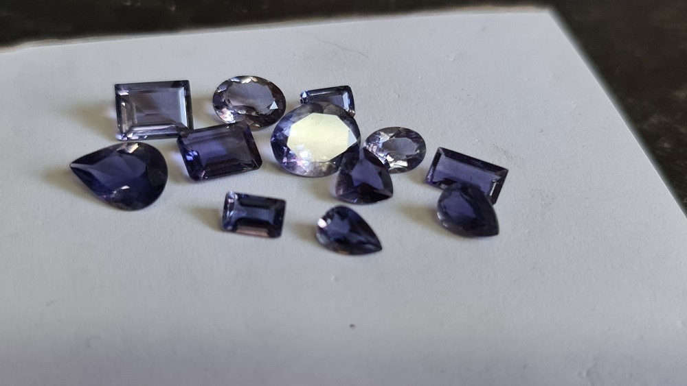 10ct parcel of mixed Iolite facets - 12 pieces