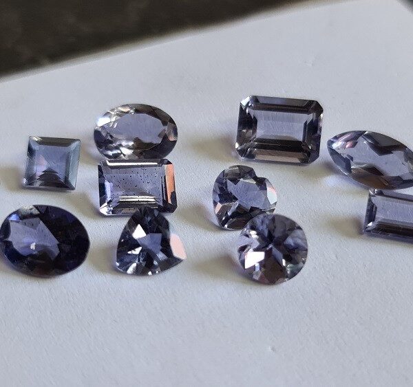 10ct parcel of mixed Iolite facets - 11 pieces