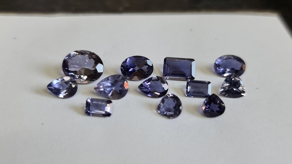 10ct parcel of mixed Iolite facets - 12 pieces