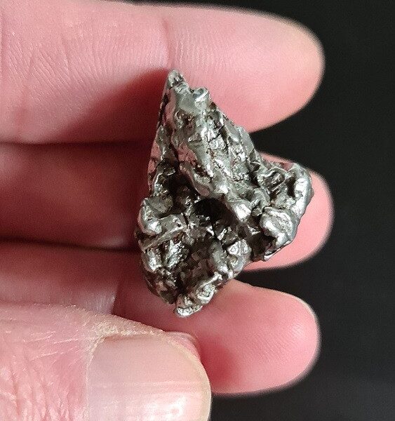 32x25x17mm medium Campo del Cielo meteorite, Argentinia