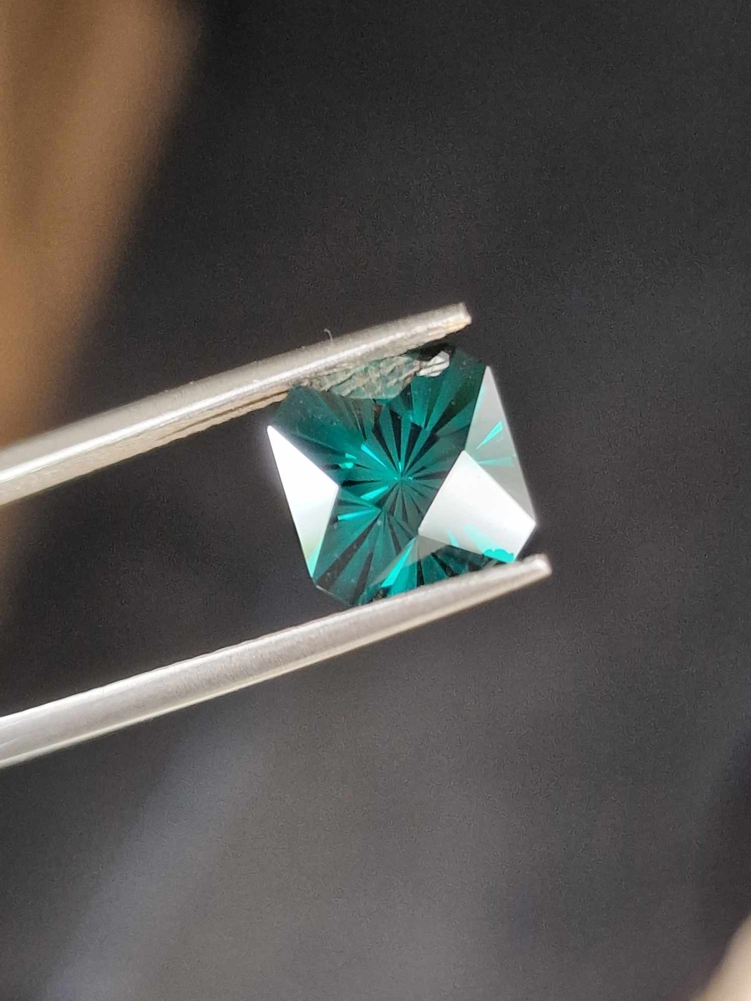 8x8mm VIBRANT GREEN moissanite facet in Spellbound cut