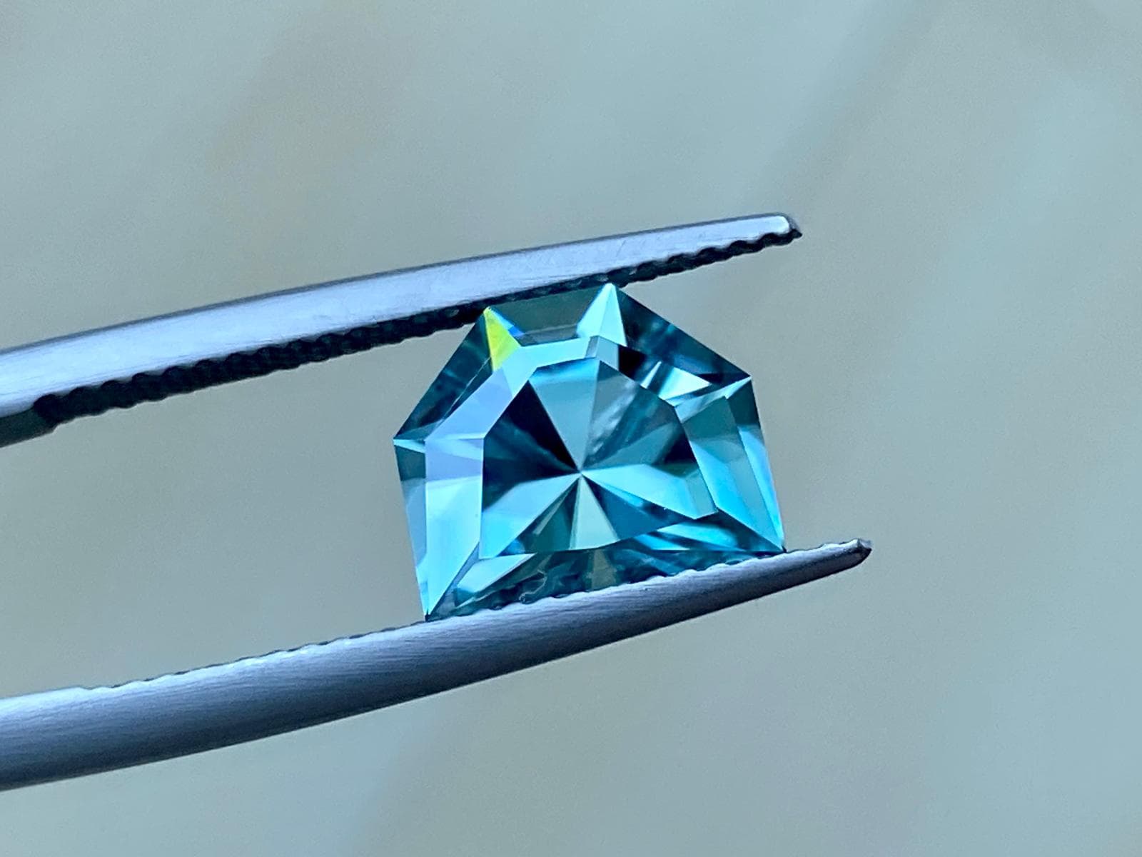 9.55x7.96x5.88mm precision-cut Cambodian zircon facet - Image 3