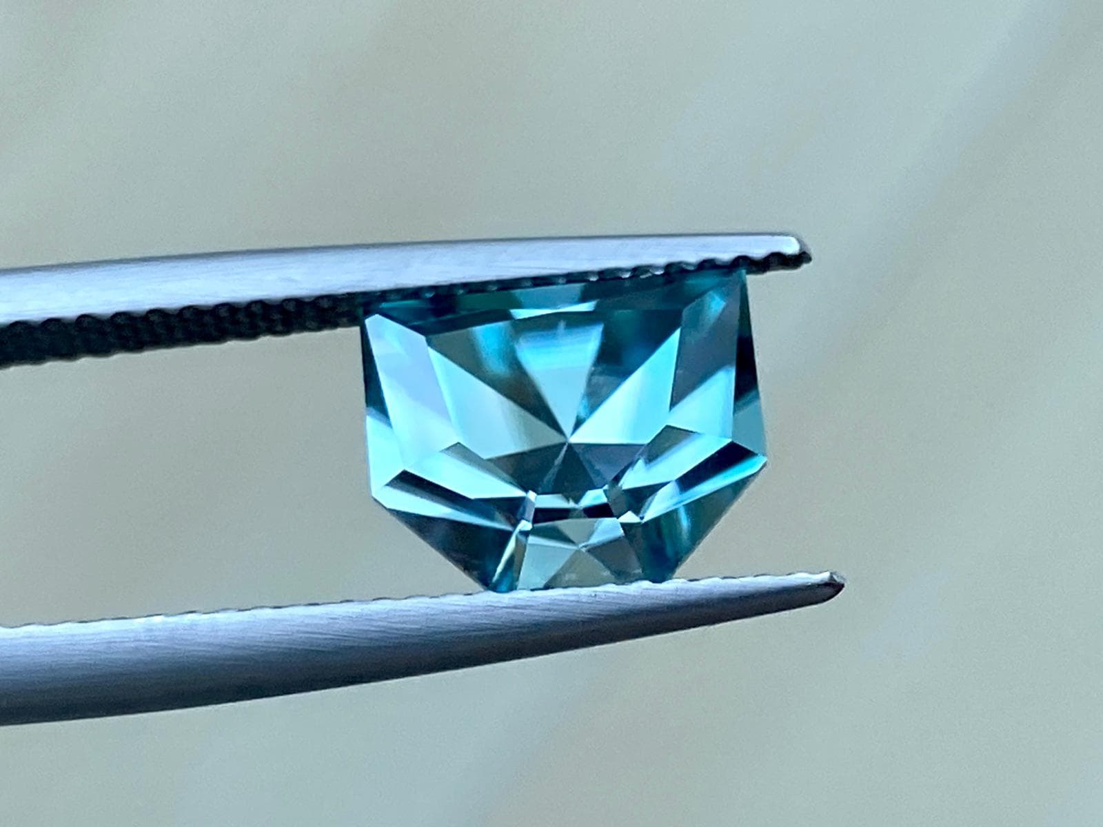 9.55x7.96x5.88mm precision-cut Cambodian zircon facet - Image 4