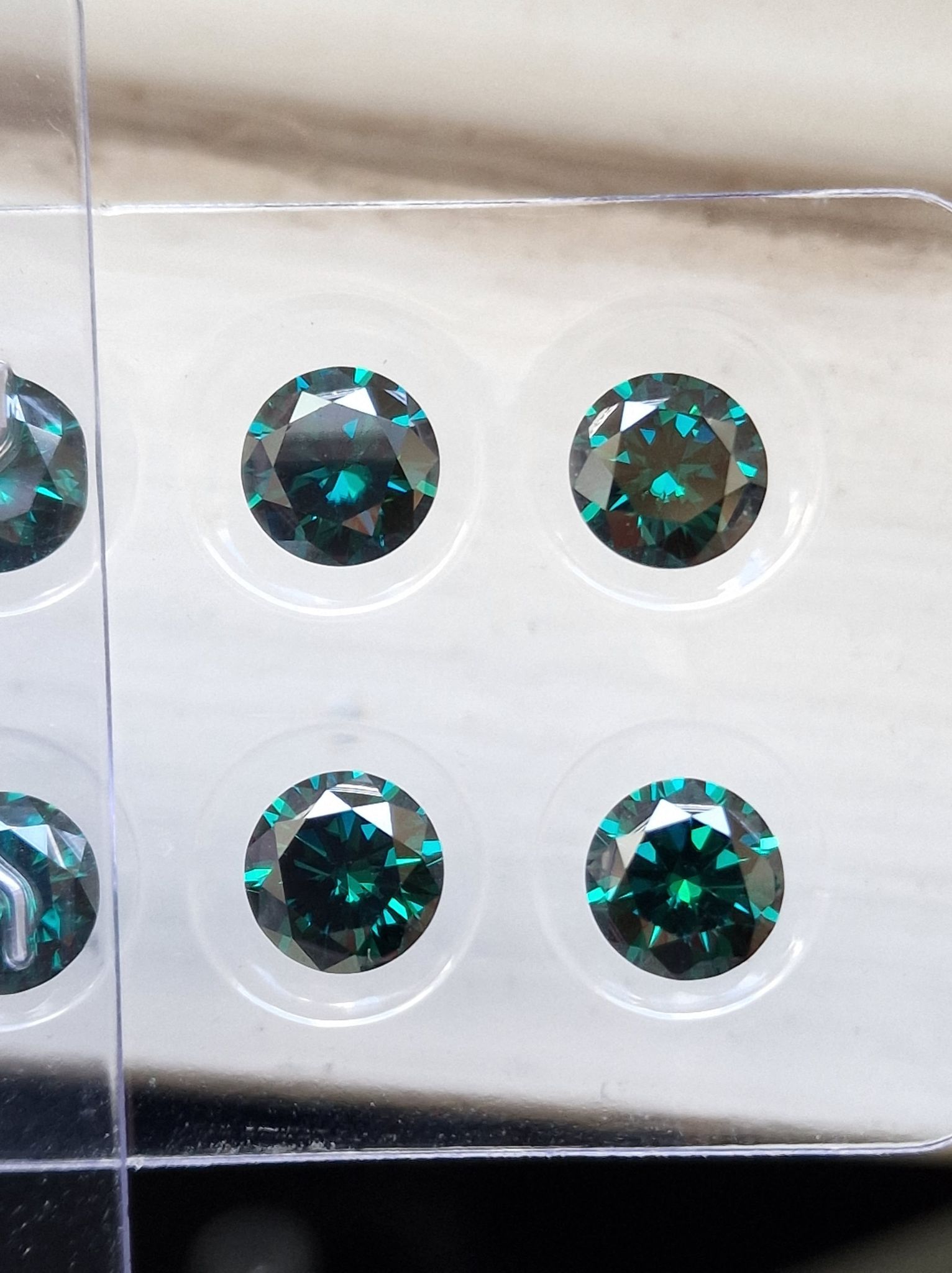 8mm round-cut VIBRANT GREEN moissanite facet