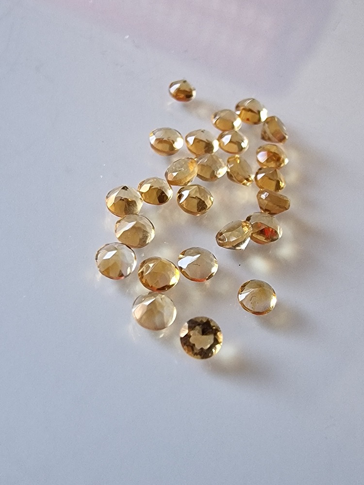 1ct 2mm round citrine facets