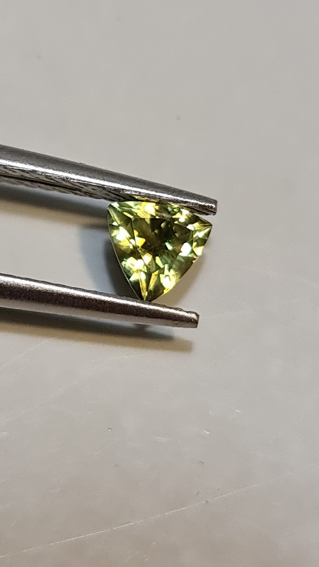 4.9x4.9x3.0mm Australian trillion parti sapphire facet