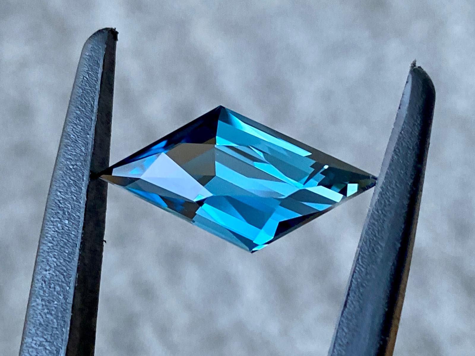 17.29x5.11x3.54mm precision-cut London blue topaz facet