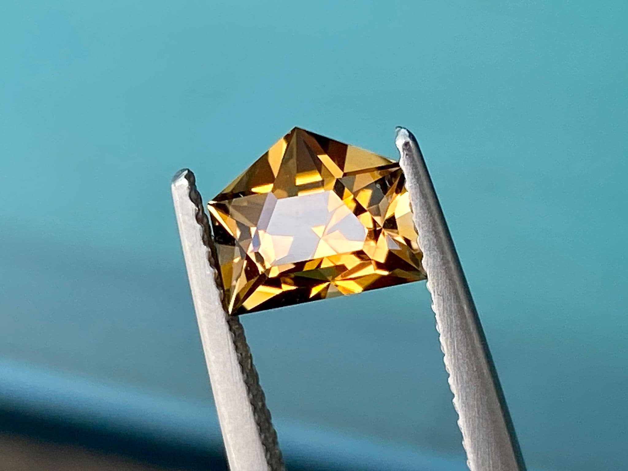 7.07x6.09x5.08mm precision-cut natural tanzanite facet - Image 4