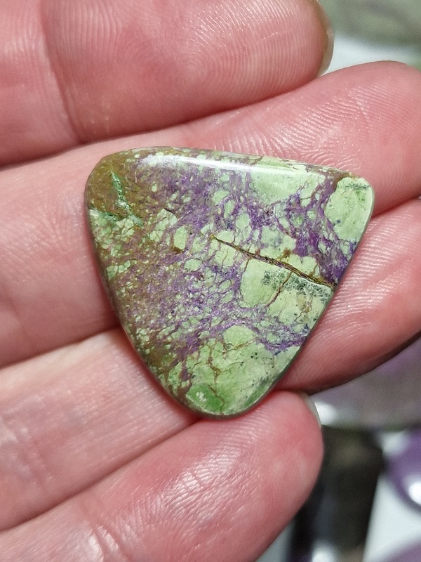 30x29mm stichtite cabochon