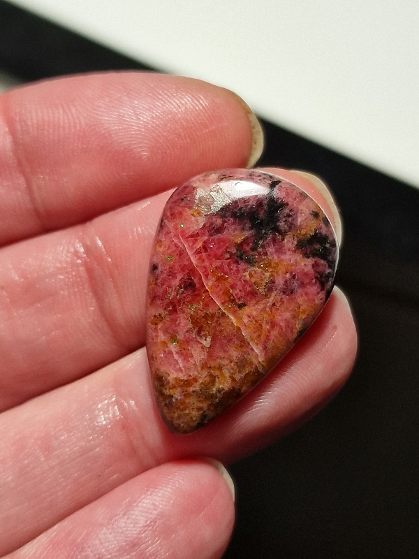33x22mm rhodonite cabochon