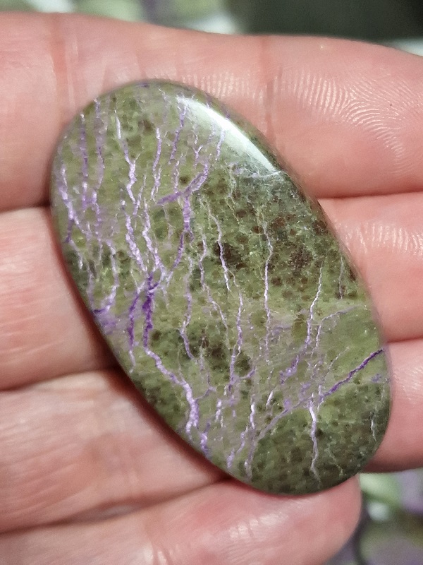 53x29mm stichtite cabochon