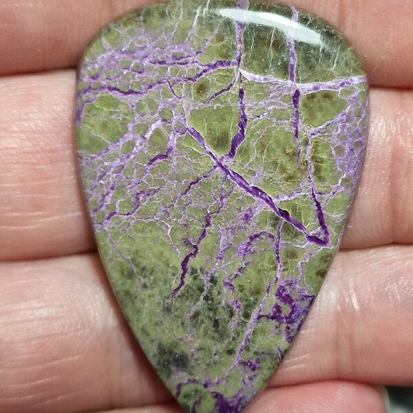 47x31mm stichtite cabochon