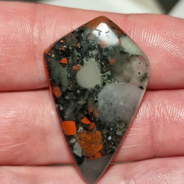 43x27mm bloodstone cabochon