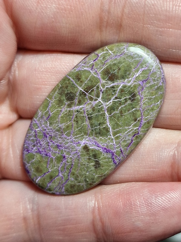 44x26mm stichtite cabochon