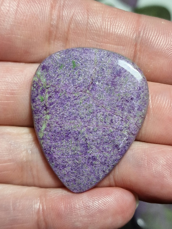 40x32mm stichtite cabochon