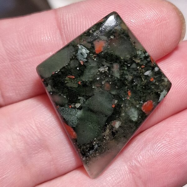 40x32mm bloodstone cabochon