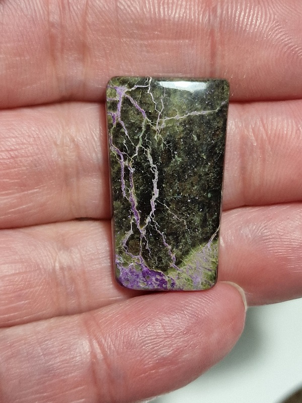 33x18mm stichtite cabochon